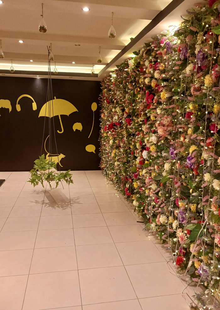 Flower wall in Café