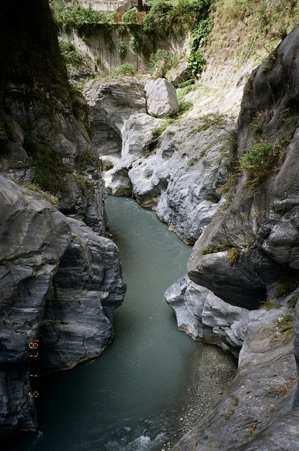 The Liwu river passing through a rocky and jagged terrain.