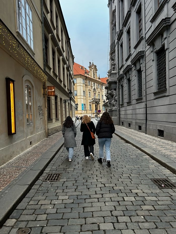 CET students walking in the streets of Prague