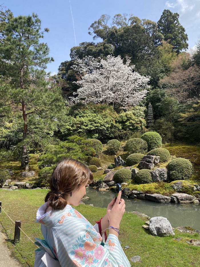 AICAD in Japan student taking a photo of the Nanzenji garden