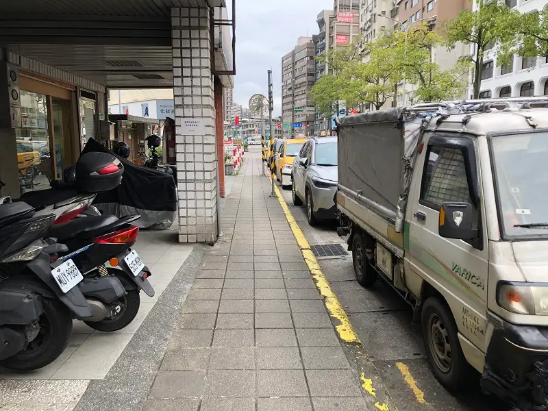 A clear sidewalk outdoors in Taiwan