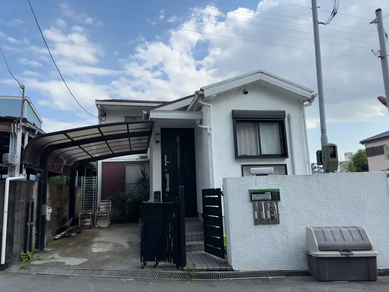 Exterior of CET Japan housing, specifically a sharehouse