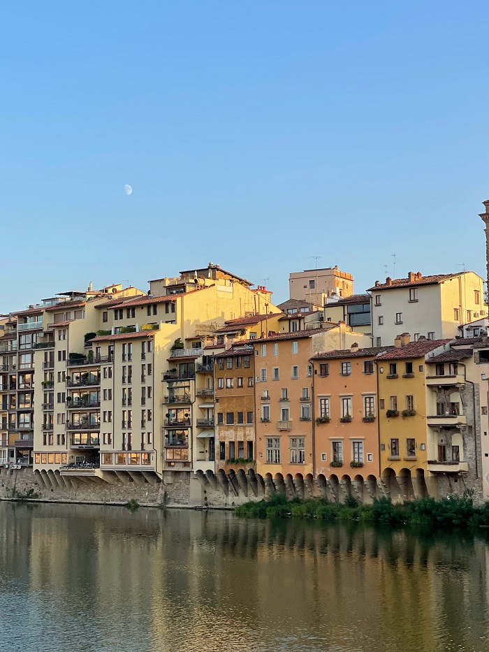 Buildings above the Arno, River in Florence